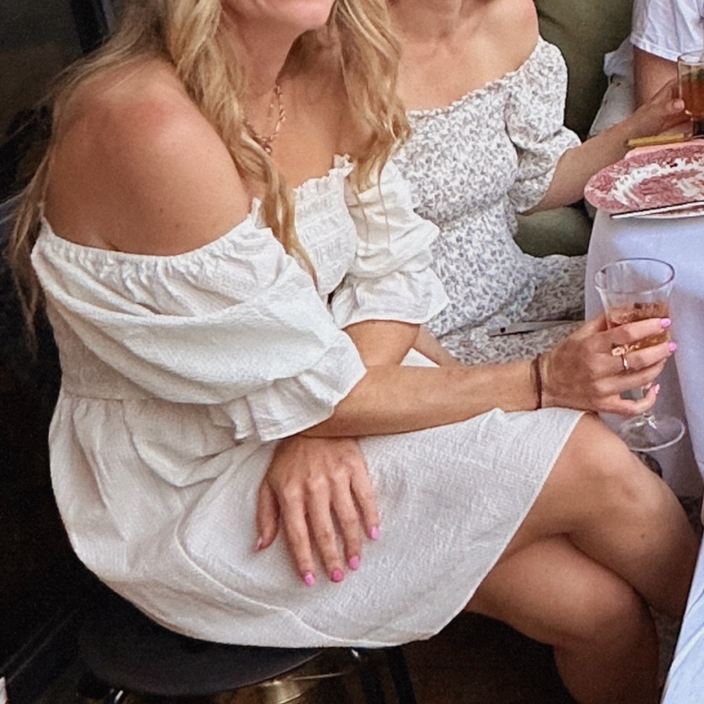 White puff sleeve dress!
